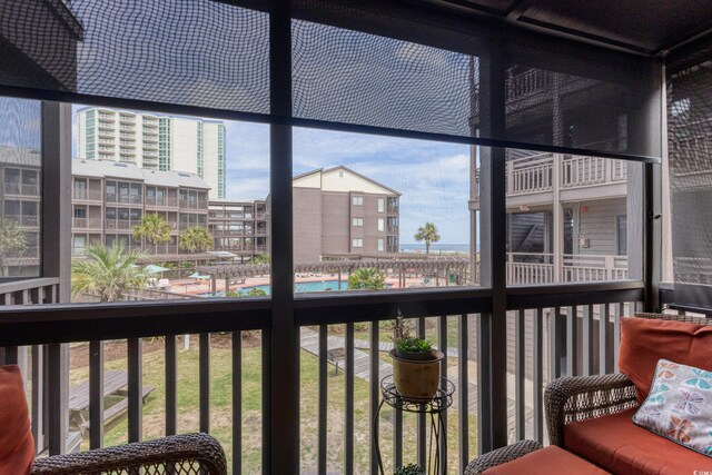 202 N Ocean Blvd Unit 109, North Myrtle Beach, SC 29582 - view of sunroom / solarium