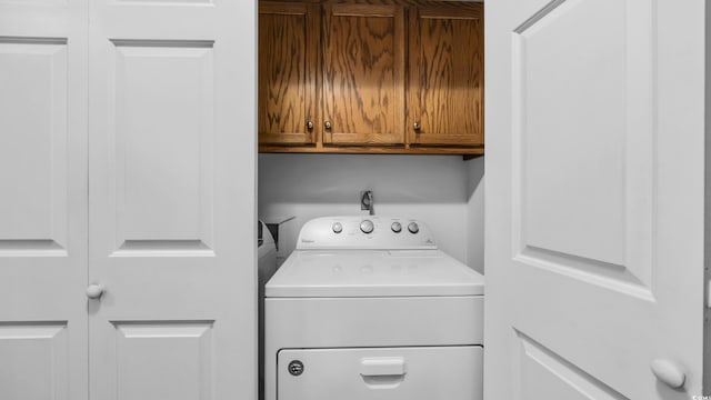 412 Carolina Dr, Loris, SC 29569 - laundry area with washer / dryer and cabinet space