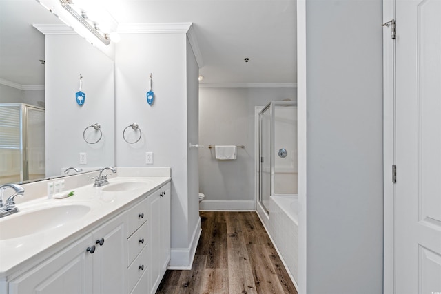 400 Hillside Dr S, North Myrtle Beach, SC 29582 - full bath featuring a shower with shower door, crown molding, double vanity, toilet, and a bathtub