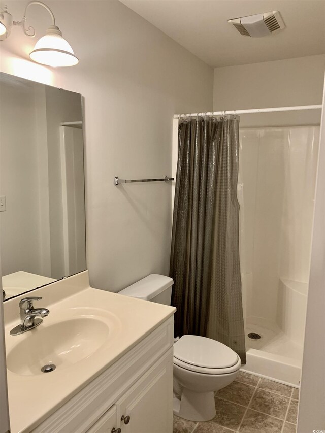 3677 Clay Pond Village Ln Unit 6, Myrtle Beach, SC 29579 - full bathroom featuring toilet, vanity, and a shower with curtain
