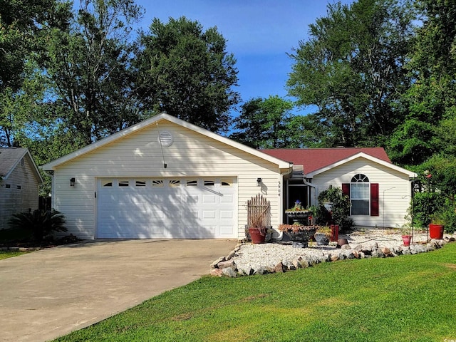 3904 Williamson Cir, Myrtle Beach, SC 29579 - ranch-style home featuring a front yard and an attached garage