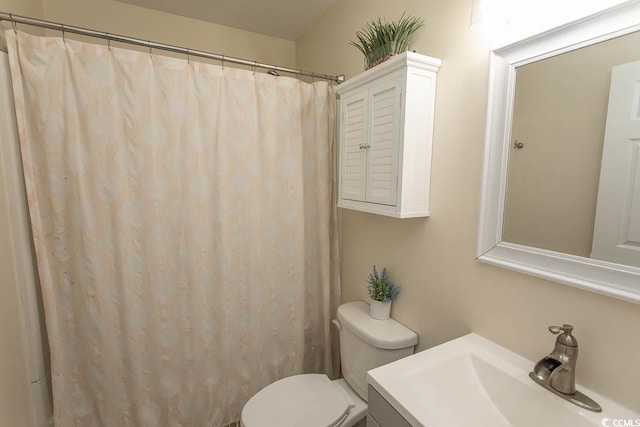 6610 Mallard View Pt, Myrtle Beach, SC 29588 - full bathroom with vanity, toilet, and a shower with curtain