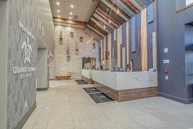 7200 N Ocean Blvd Unit 260, Myrtle Beach, SC 29572 - reception area featuring high vaulted ceiling