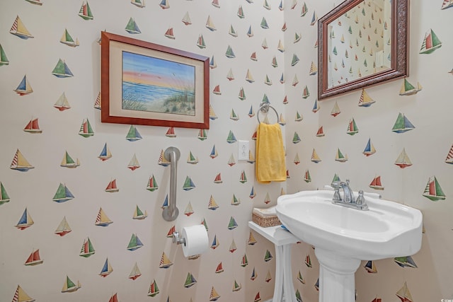 3231 Center Rd, Georgetown, SC 29440 - bathroom with wallpapered walls