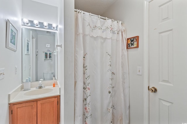 1407 Sunningdale Ln, Myrtle Beach, SC 29588 - full bath featuring vanity and curtained shower