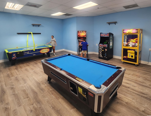 5905 S Kings Hwy Unit 1106, Myrtle Beach, SC 29575 - recreation room featuring baseboards, wood finished floors, a drop ceiling, and billiards