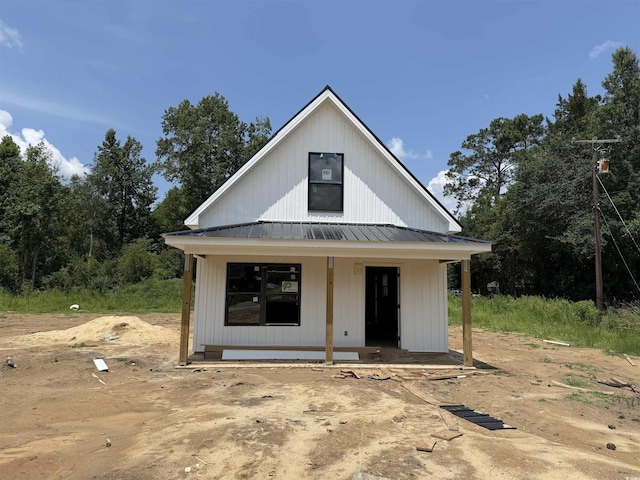402 S Magnolia Ave, Andrews, SC 29510 - modern inspired farmhouse featuring covered porch and a metal roof