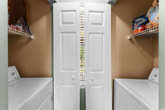 117 Pinehurst Ln Unit 5-J, Pawleys Island, SC 29585 - laundry area featuring separate washer and dryer
