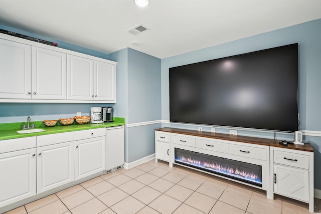 931 S Ocean Blvd, North Myrtle Beach, SC 29582 - living room with baseboards