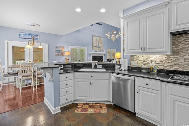 504 Sea Vista Ln, North Myrtle Beach, SC 29582 - kitchen featuring dishwasher, a chandelier, dark countertops, a peninsula, and recessed lighting