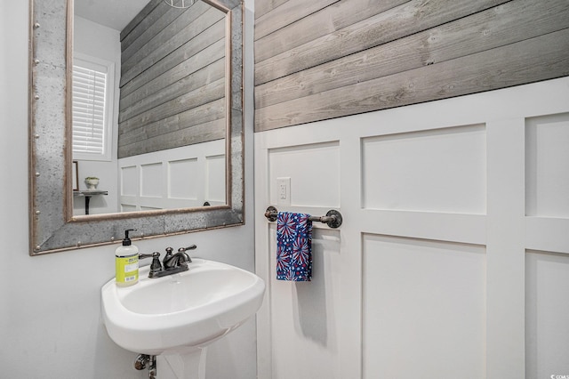 58 Fathom Ln, Murrells Inlet, SC 29576 - bathroom featuring a sink