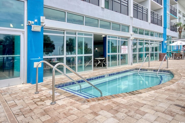 504 N Ocean Blvd Unit 1106, Myrtle Beach, SC 29577 - view of pool featuring a pool and a community hot tub