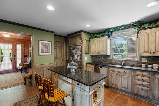 308 Old Stage Rd, Mullins, SC 29574 - kitchen with stainless steel dishwasher, a sink, fridge with ice dispenser, ornamental molding, and decorative backsplash