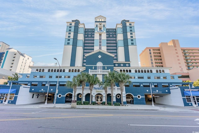 2201 S Ocean Blvd Unit 103, Myrtle Beach, SC 29577 - view of property featuring a city view