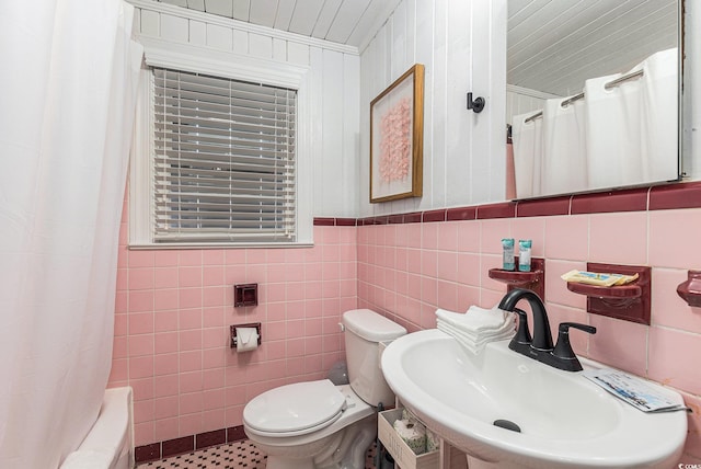 1416 Edge Dr, North Myrtle Beach, SC 29582 - full bathroom with tile walls and shower / tub combo