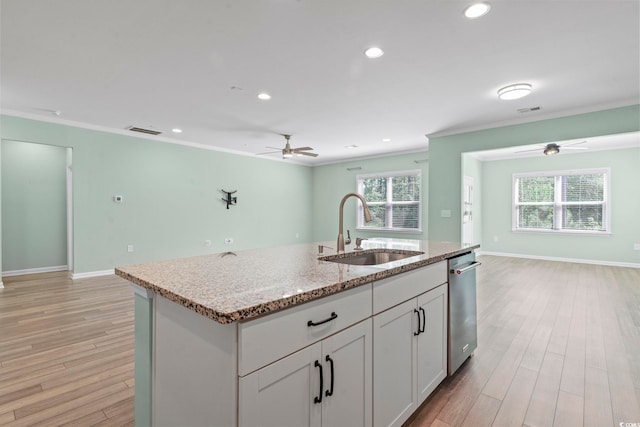 597 Heritage Downs Dr, Conway, SC 29526 - kitchen with open floor plan, ceiling fan, crown molding, an island with sink, and stainless steel dishwasher