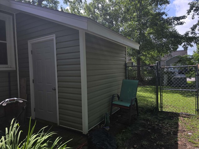 201 Surrey Ln, Myrtle Beach, SC 29579 - view of outdoor structure featuring a gate