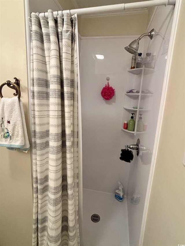 9501 Shore Dr Unit 323, Myrtle Beach, SC 29572 - bathroom with a shower with curtain