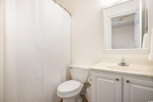611 N Ocean Blvd, Surfside Beach, SC 29575 - full bath featuring vanity, a ceiling fan, and a shower with shower curtain