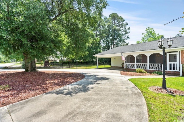 1008 N Withlacoochee Ave, Marion, SC 29571 - view of front of property with curved driveway