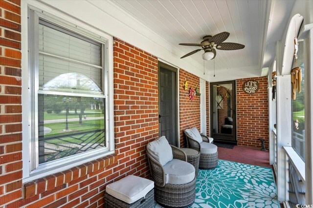 1008 N Withlacoochee Ave, Marion, SC 29571 - covered porch with a ceiling fan