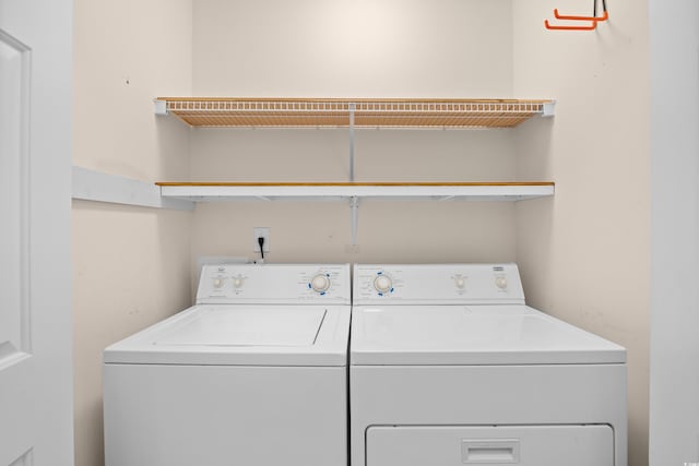 4554 Fringetree Dr, Murrells Inlet, SC 29576 - laundry room featuring washing machine and dryer