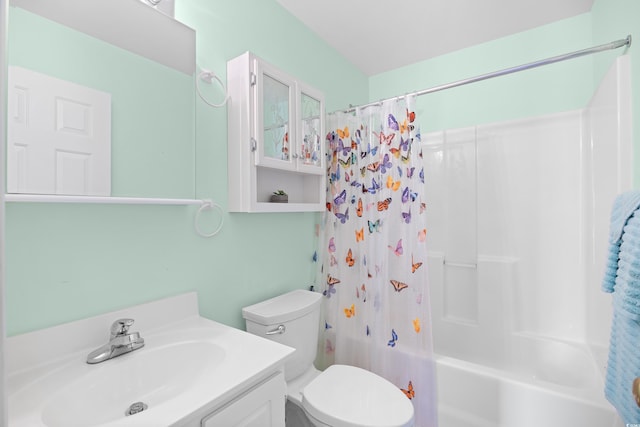 4554 Fringetree Dr, Murrells Inlet, SC 29576 - full bathroom with vanity and shower / bathtub combination with curtain