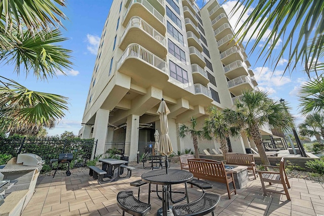 523 S Ocean Blvd Unit 305, North Myrtle Beach, SC 29582 - view of patio featuring outdoor lounge area