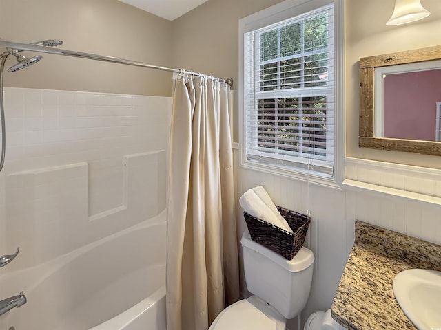 147 Weatherboard Ct, Pawleys Island, SC 29585 - full bathroom featuring shower / tub combo with curtain, vanity, and wainscoting