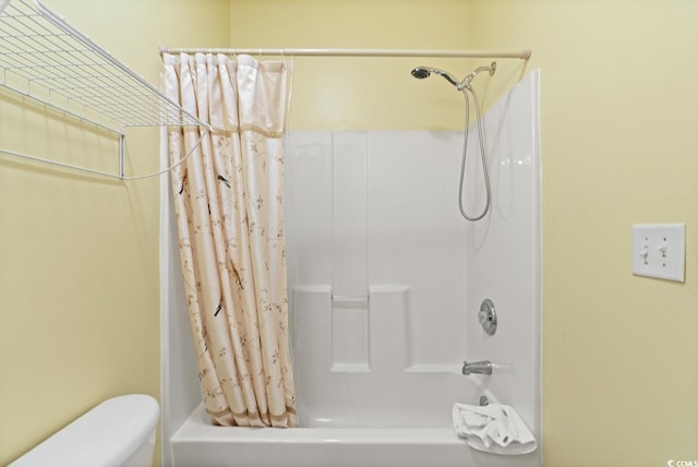 5801 Oyster Catcher Dr Unit 431, North Myrtle Beach, SC 29582 - full bathroom featuring shower / bathtub combination with curtain and toilet