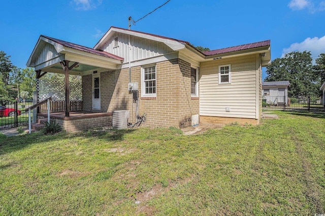 320 Edgewood Cir, Conway, SC 29527 - rear view of house with brick siding and a porch