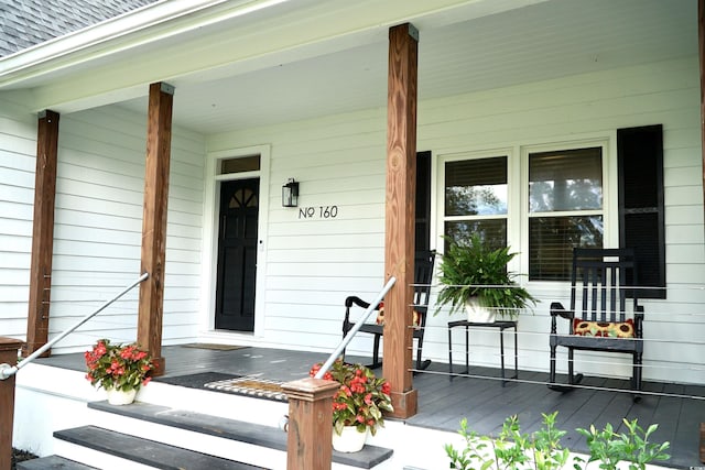 160 Comanche Dr, Georgetown, SC 29440 - entrance to property featuring a porch
