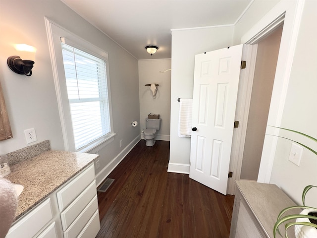 160 Comanche Dr, Georgetown, SC 29440 - bathroom with wood finished floors, vanity, crown molding, and a shower