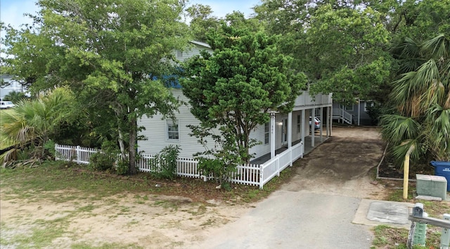 304 1st Ave N, Myrtle Beach, SC 29577 - view of front of home featuring dirt driveway