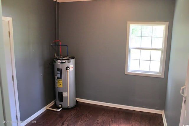 3110 Pinewood Dr, Loris, SC 29569 - utility room with water heater