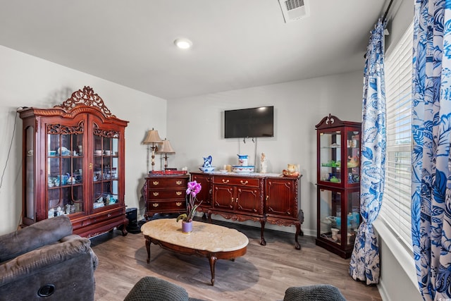 190 Belmonte Dr, Myrtle Beach, SC 29588 - living room with light wood finished floors