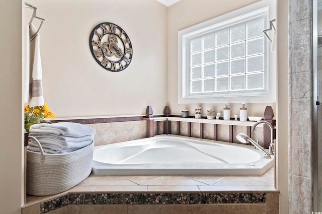 5904 Bridlewood Rd, North Myrtle Beach, SC 29582 - bathroom featuring a garden tub
