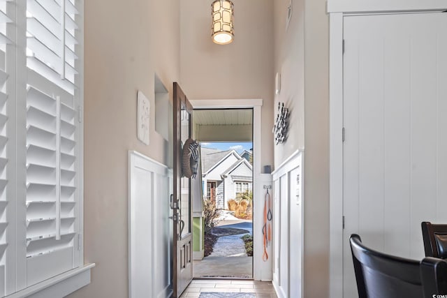 6624 Lagoon Pl, Myrtle Beach, SC 29572 - foyer entrance featuring a towering ceiling