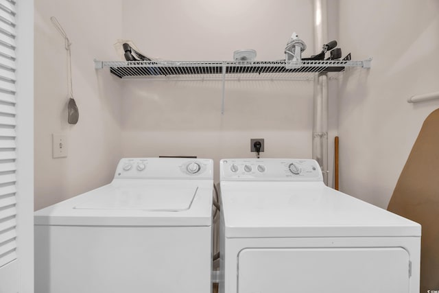 4502 Ailsa Ct Unit B, Conway, SC 29526 - laundry area featuring washing machine and clothes dryer