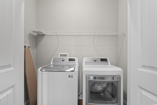 5304 Sea Coral Way N, Myrtle Beach, SC 29582 - laundry area featuring washing machine and dryer