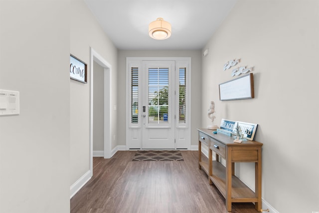 5304 Sea Coral Way N, Myrtle Beach, SC 29582 - entrance foyer featuring wood finished floors and baseboards