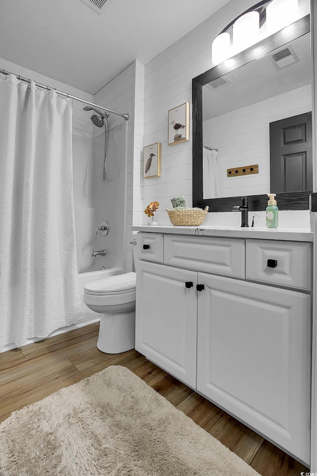 139 Butkus Dr Unit 3, Myrtle Beach, SC 29588 - bathroom with vanity, shower / bath combo, and wood finished floors