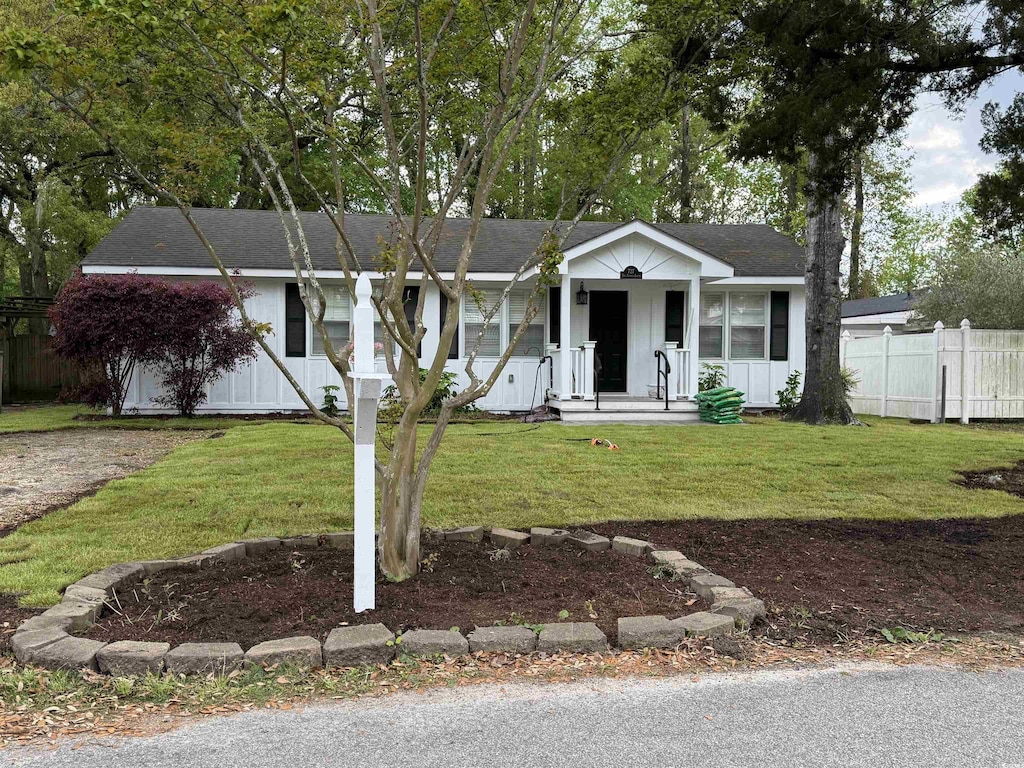 727 5th Ave S, Surfside Beach, SC 29575 - photo 1