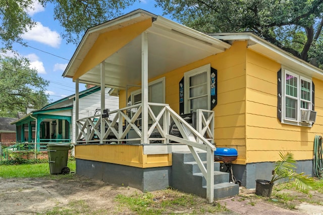 414 King St, Georgetown, SC 29440 - view of side of property with a porch