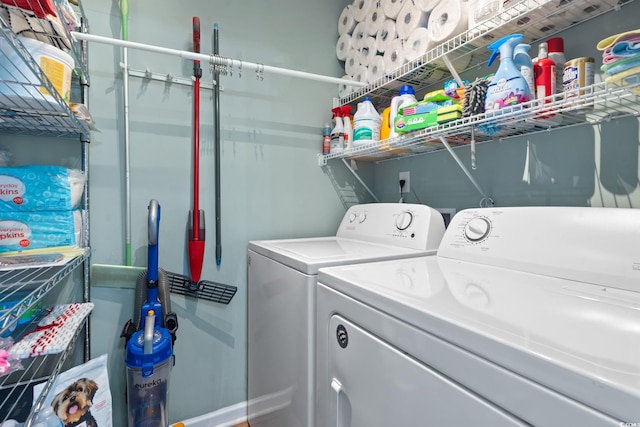 805 Spyderco Rd, Conway, SC 29527 - laundry room featuring washing machine and dryer