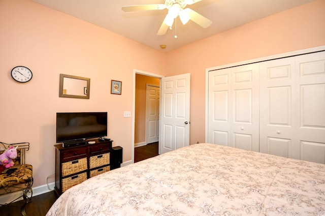434 Deerfield Links Dr, Surfside Beach, SC 29575 - bedroom featuring dark wood-style floors, a closet, and ceiling fan
