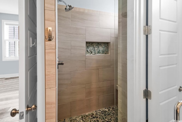 202 Clam Digger Loop, Pawleys Island, SC 29585 - full bathroom featuring a tile shower