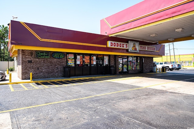 1005 28th Ave S, North Myrtle Beach, SC 29582 - view of commercial property with uncovered parking