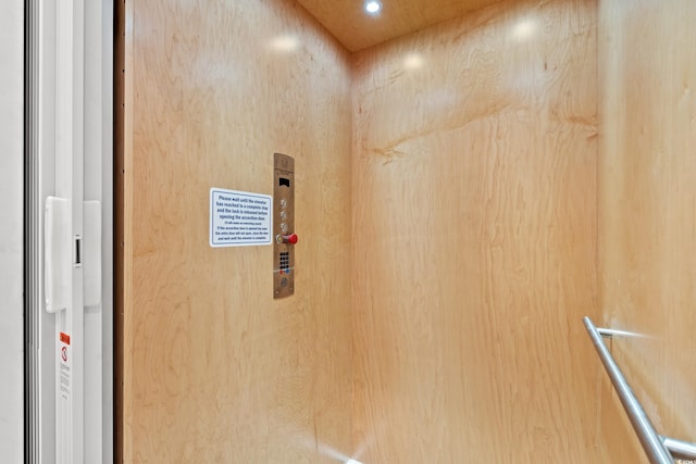 304 29th Ave N, North Myrtle Beach, SC 29582 - elevator