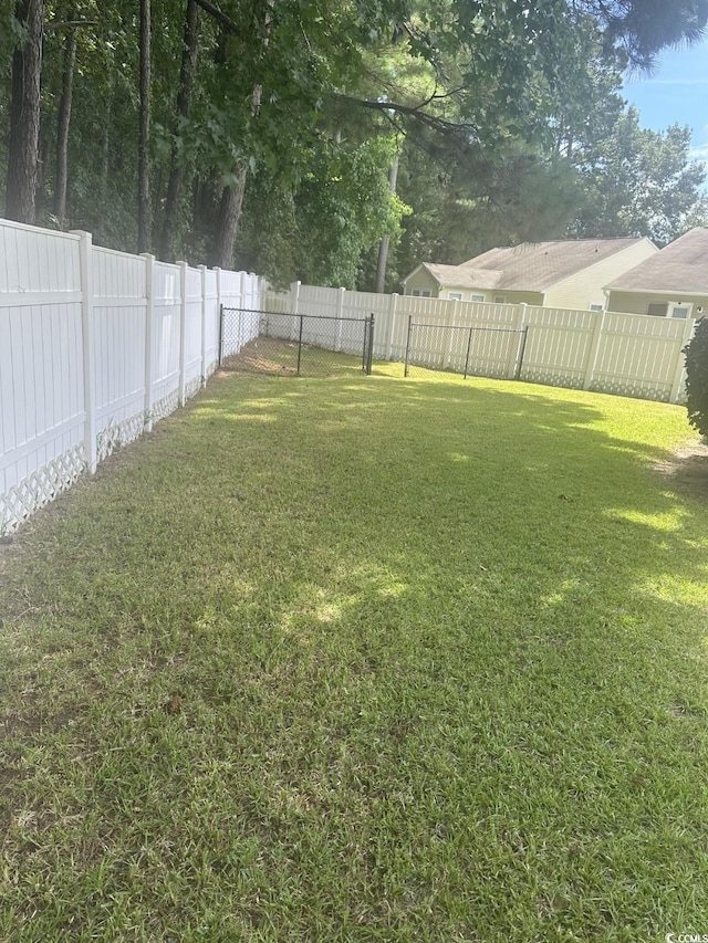 704 Coffee Tree Ct, Myrtle Beach, SC 29579 - view of fenced backyard